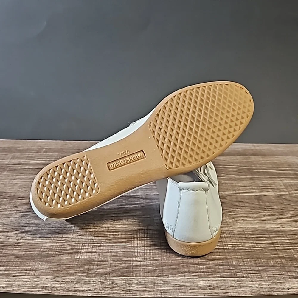 MINNETONKA MOCCASINS - Picture 3 of 3